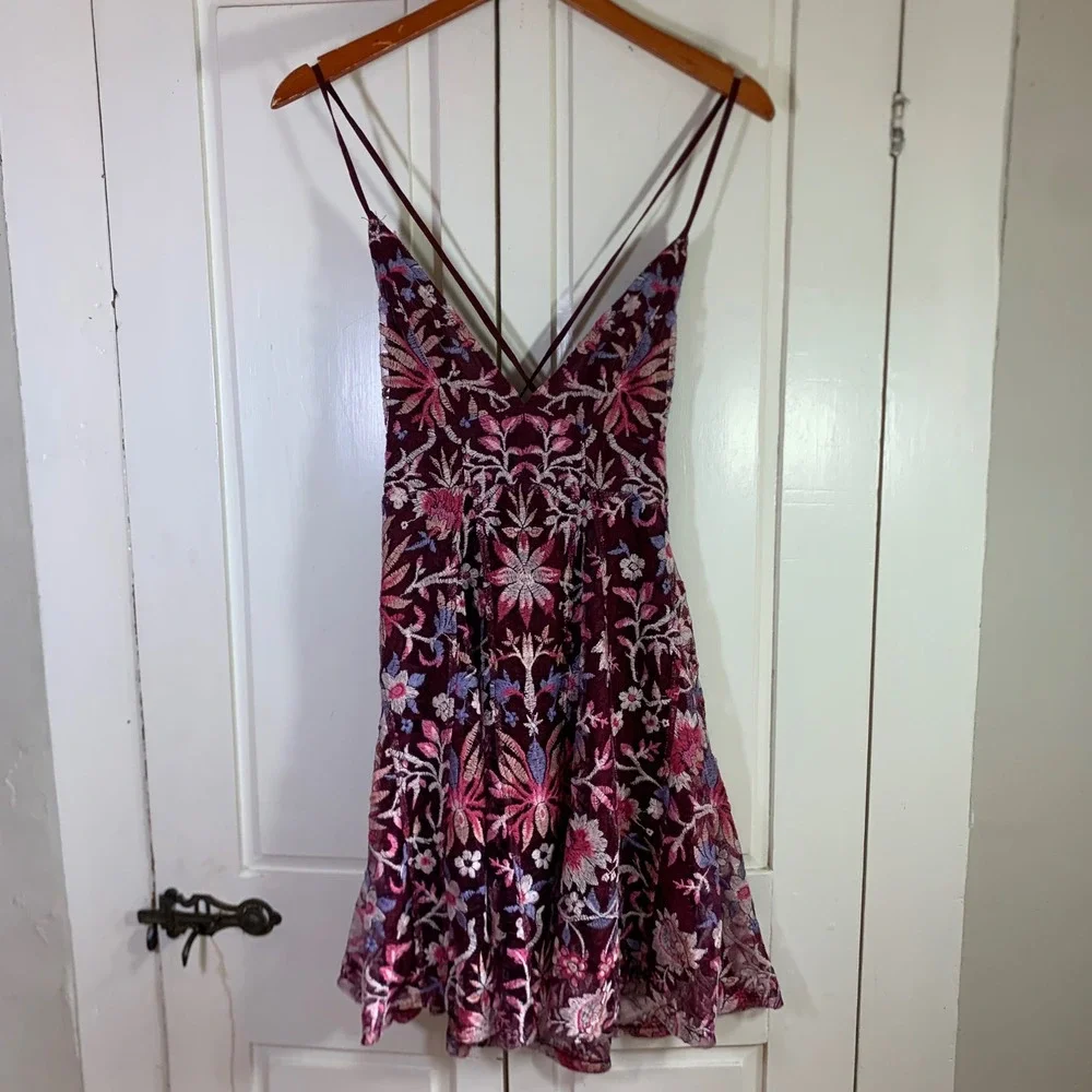 Free People Burgundy Floral Embroidered Lace Mini Dress Open Back Size 4 READ